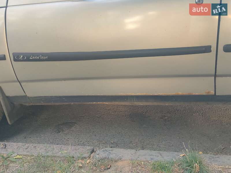 Седан ВАЗ / Lada 2110 2002 в Киеве