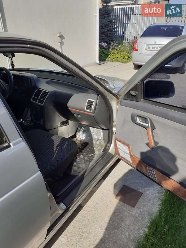 Седан ВАЗ / Lada 2110 2004 в Белогородке фото 2 Седан ВАЗ / Lada 2110 2004 в Белогородке