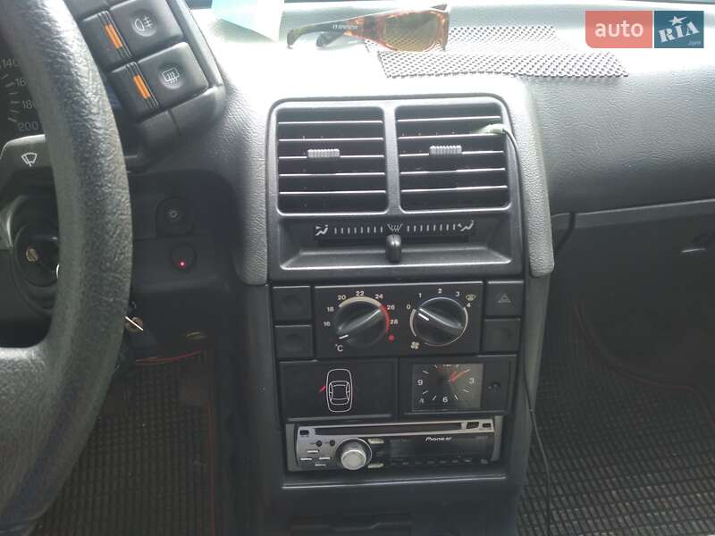 Седан ВАЗ / Lada 2110 2006 в Києві