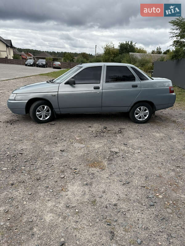 Седан ВАЗ / Lada 2110 2002 в Сарнах