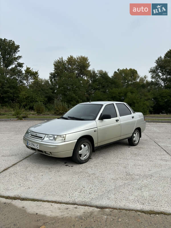 Седан ВАЗ / Lada 2110 2005 в Каневе