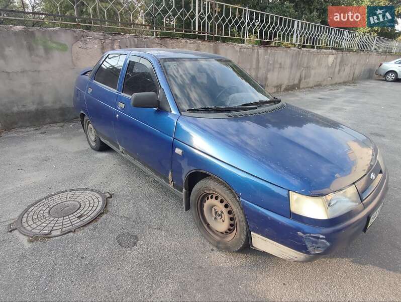 Седан ВАЗ 2110 2001 в 