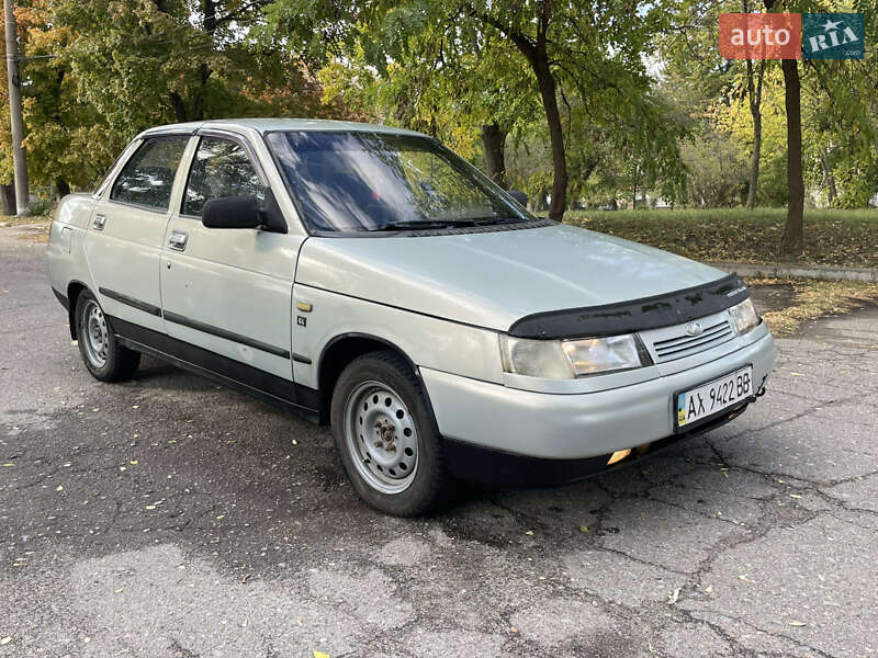 Седан ВАЗ / Lada 2110 2001 в Чугуеве