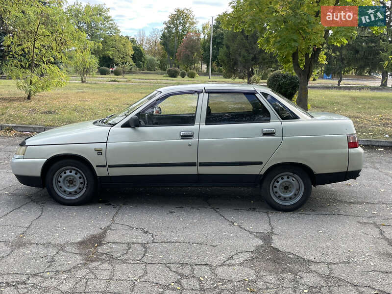 Седан ВАЗ / Lada 2110 2001 в Чугуеве