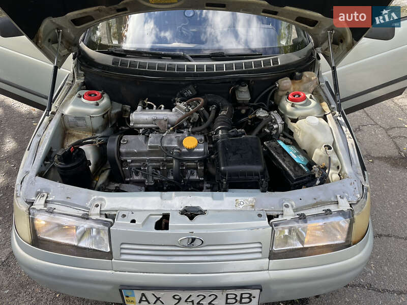 Седан ВАЗ / Lada 2110 2001 в Чугуеве