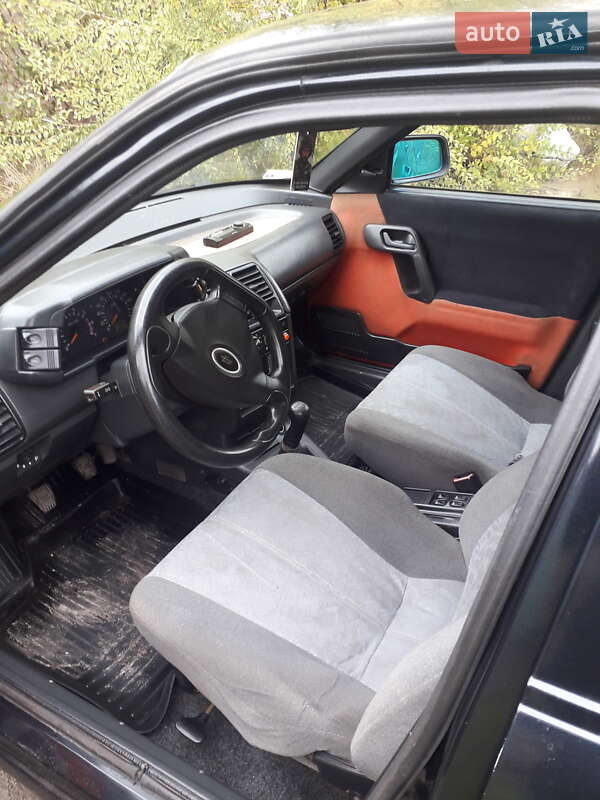 Седан ВАЗ / Lada 2110 2004 в Кривом Роге