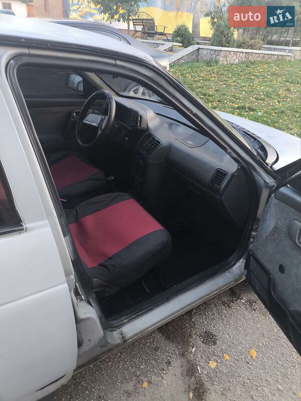 Седан ВАЗ / Lada 2110 1999 в Богуславе фото 4 Седан ВАЗ / Lada 2110 1999 в Богуславе