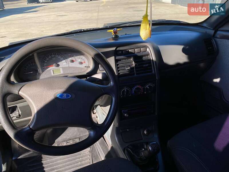 Седан ВАЗ / Lada 2110 2010 в П'ятихатках