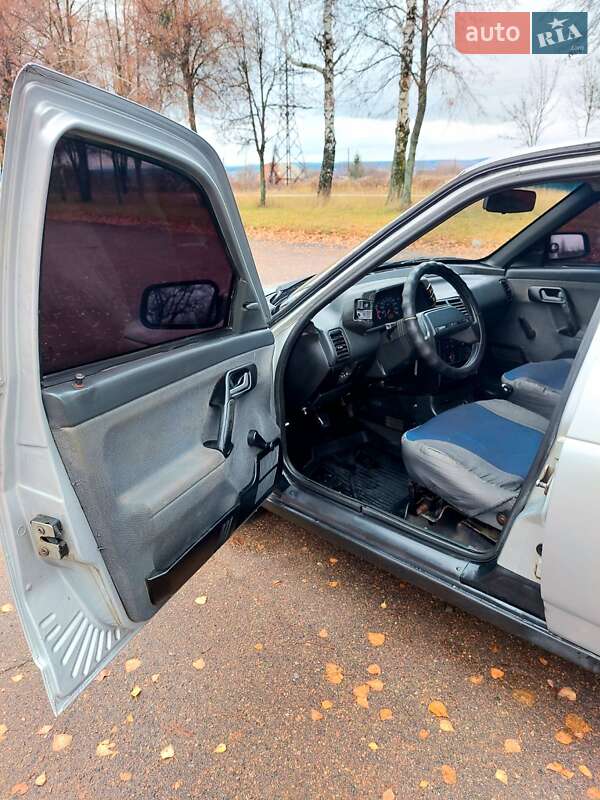 Седан ВАЗ / Lada 2110 2001 в Тростянці фото 17 Седан ВАЗ / Lada 2110 2001 в Тростянці