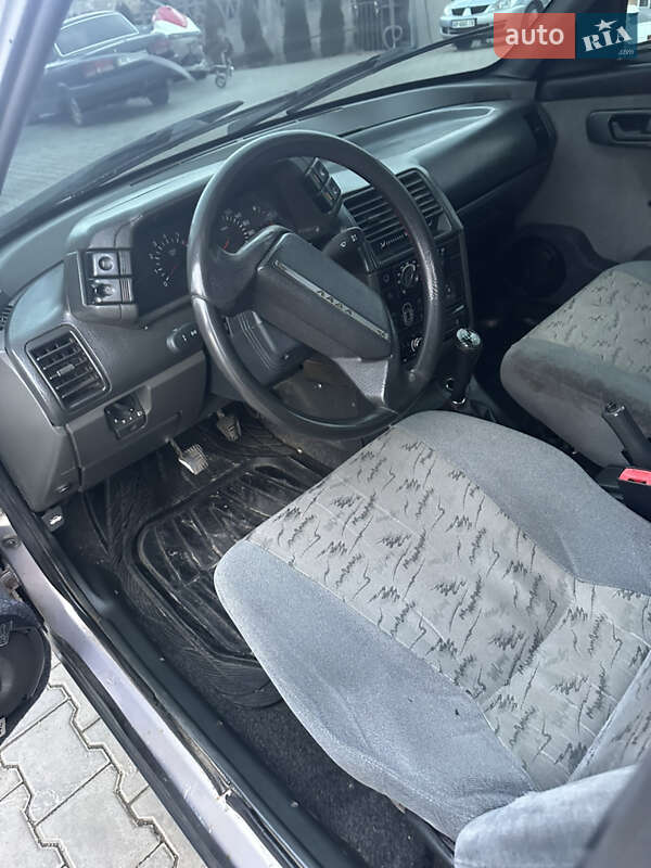 Седан ВАЗ / Lada 2110 2002 в Софиевке фото 5 Седан ВАЗ / Lada 2110 2002 в Софиевке