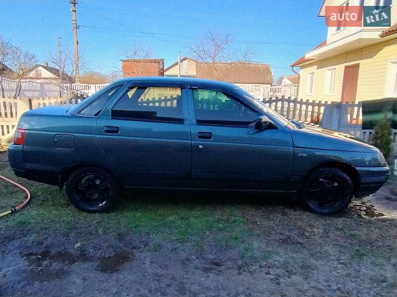 Седан ВАЗ / Lada 2110 2010 в Остроге