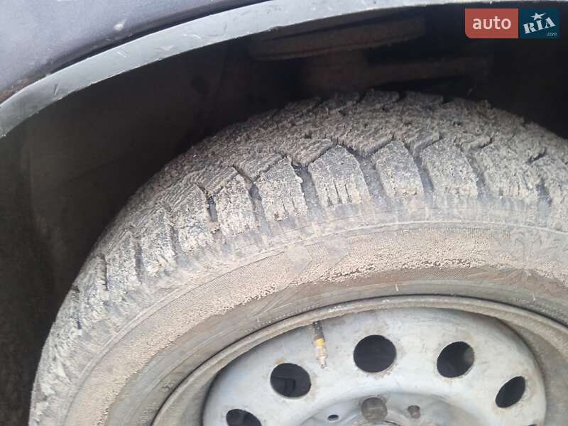 Седан ВАЗ / Lada 2110 2001 в Остроге фото 8 Седан ВАЗ / Lada 2110 2001 в Остроге