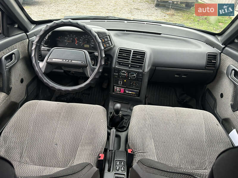 Седан ВАЗ / Lada 2110 2002 в Днепре