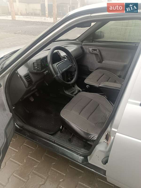 Седан ВАЗ / Lada 2110 2002 в Новом Буге фото 5 Седан ВАЗ / Lada 2110 2002 в Новом Буге