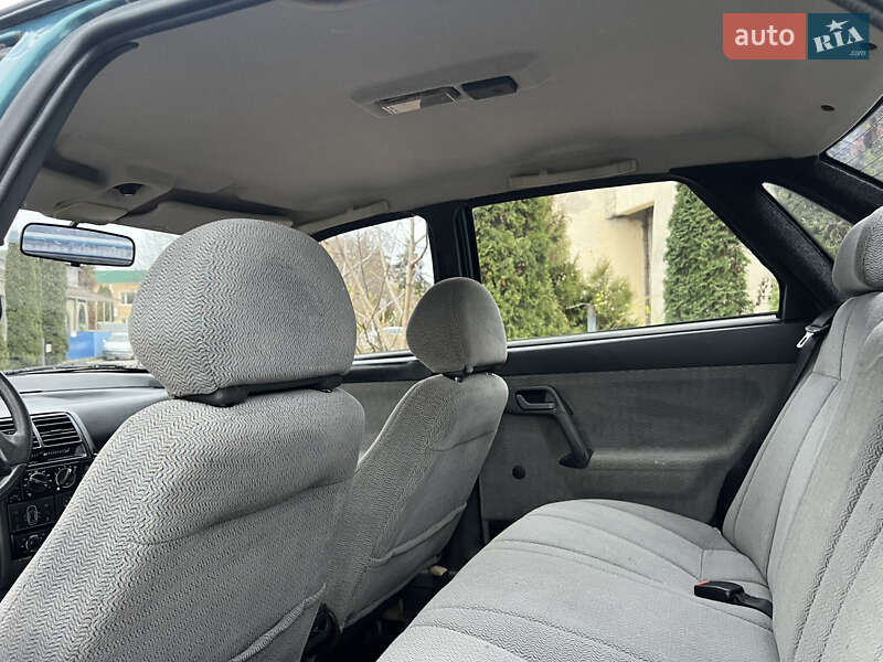 Седан ВАЗ / Lada 2110 2001 в Могилів-Подільському