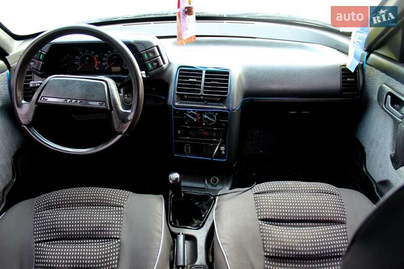 Седан ВАЗ / Lada 2110 2003 в Кременце фото 6 Седан ВАЗ / Lada 2110 2003 в Кременце