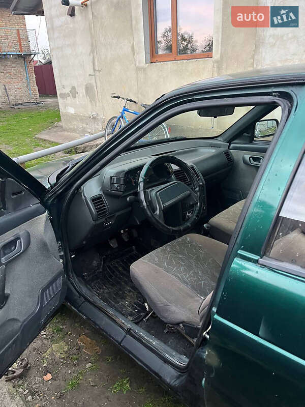 Седан ВАЗ / Lada 2110 2002 в Млинове фото 8 Седан ВАЗ / Lada 2110 2002 в Млинове