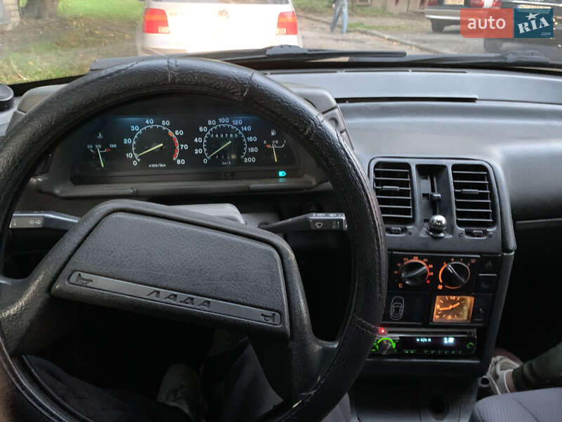 Седан ВАЗ / Lada 2110 1999 в Львове
