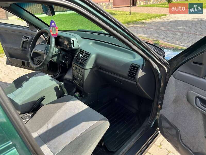 Універсал ВАЗ / Lada 2111 2004 в Луцьку
