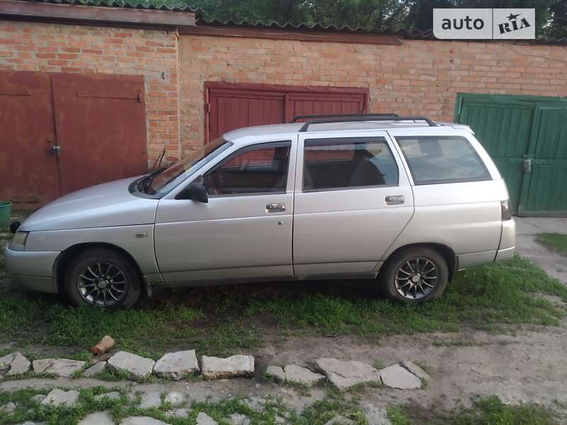 Универсал ВАЗ / Lada 2111 2002 в Гадяче