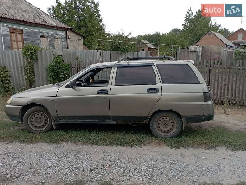 Универсал ВАЗ / Lada 2111 2002 в Изюме