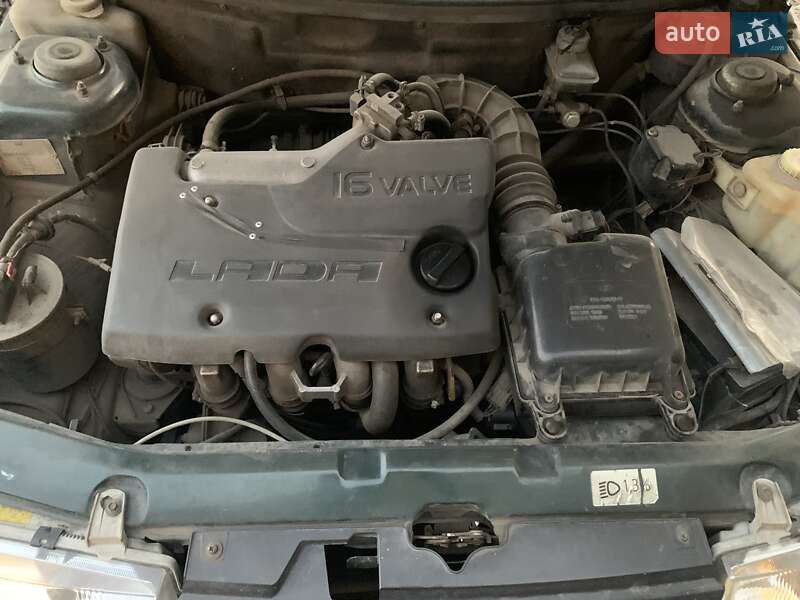 Универсал ВАЗ / Lada 2111 2004 в Змиеве