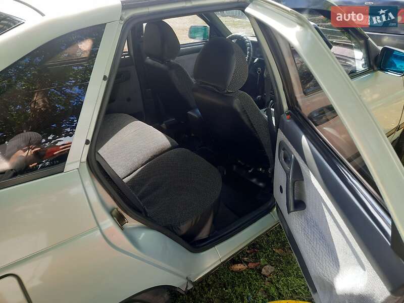 Хэтчбек ВАЗ / Lada 2112 2002 в Первомайске