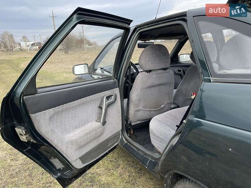 Хетчбек ВАЗ / Lada 2112 2002 в Черкасах фото 14 Хетчбек ВАЗ / Lada 2112 2002 в Черкасах