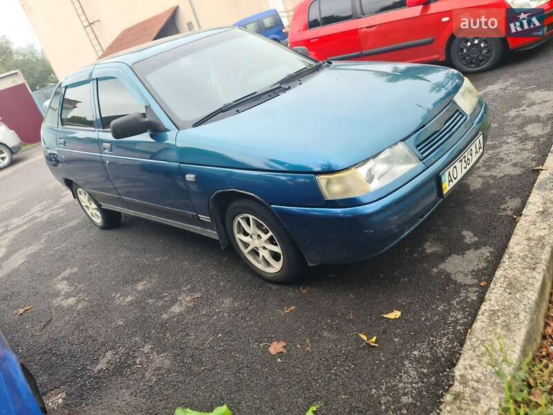 Хэтчбек ВАЗ 2112 2004 в  фото Хэтчбек ВАЗ 2112 2004 в