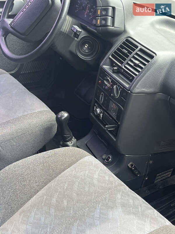 Хэтчбек ВАЗ / Lada 2112 2005 в Яготине