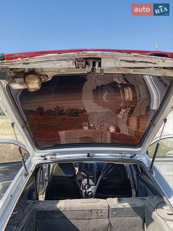 Хэтчбек ВАЗ / Lada 2112 2006 в Магдалиновке