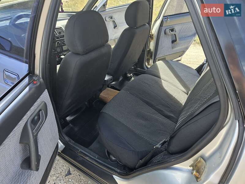 Хэтчбек ВАЗ / Lada 2112 2003 в Помошной фото 33 Хэтчбек ВАЗ / Lada 2112 2003 в Помошной