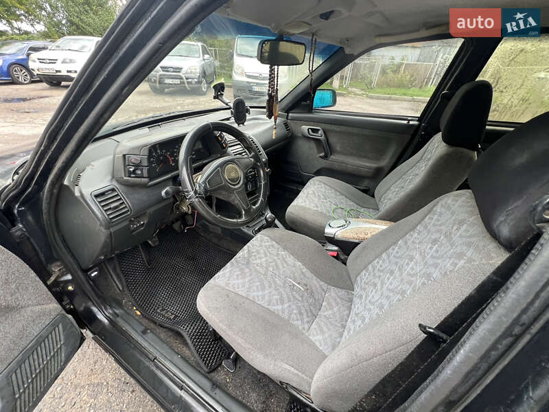 Хэтчбек ВАЗ / Lada 2112 2005 в Белой Церкви