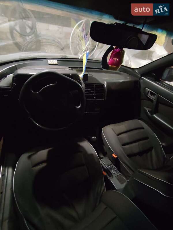 ВАЗ / Lada 2112 2001 ВАЗ / Lada 2112 2001