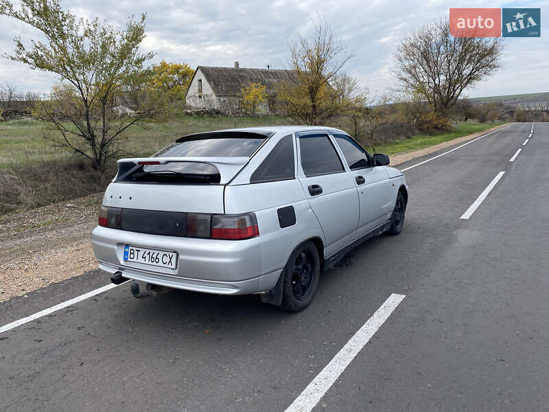 Хэтчбек ВАЗ / Lada 2112 2005 в Кривом Роге фото 5 Хэтчбек ВАЗ / Lada 2112 2005 в Кривом Роге