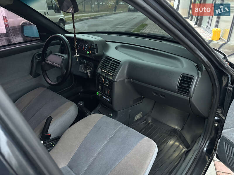 Хэтчбек ВАЗ / Lada 2112 2005 в Чернигове фото 35 Хэтчбек ВАЗ / Lada 2112 2005 в Чернигове