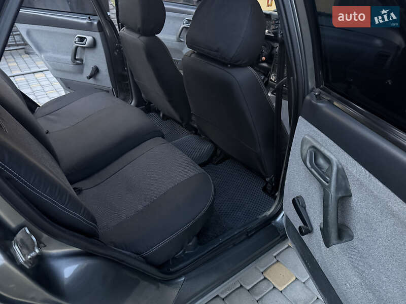 Хэтчбек ВАЗ / Lada 2112 2006 в Черновцах