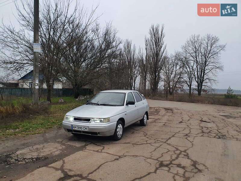 Хэтчбек ВАЗ / Lada 2112 2002 в Попельне
