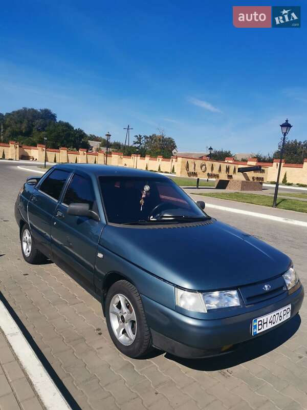Седан ВАЗ / Lada 2113 Samara 2001 в Измаиле