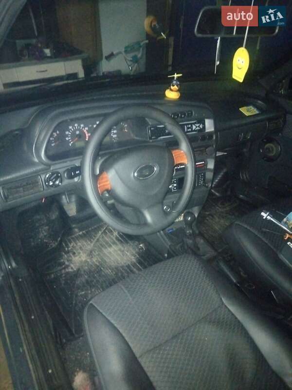 Хэтчбек ВАЗ / Lada 2113 Samara 2005 в Павлограде