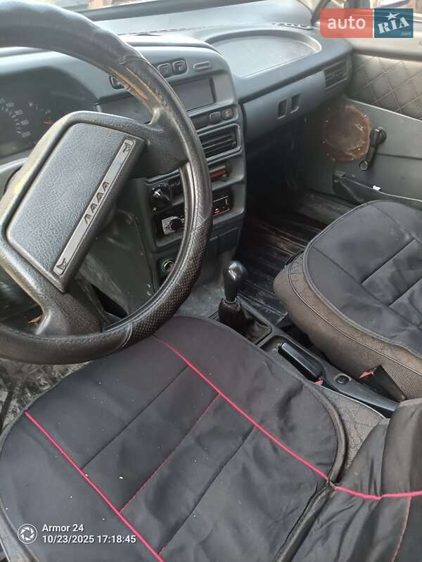 Хетчбек ВАЗ / Lada 2113 Samara 2005 в Черкасах фото 4 Хетчбек ВАЗ / Lada 2113 Samara 2005 в Черкасах