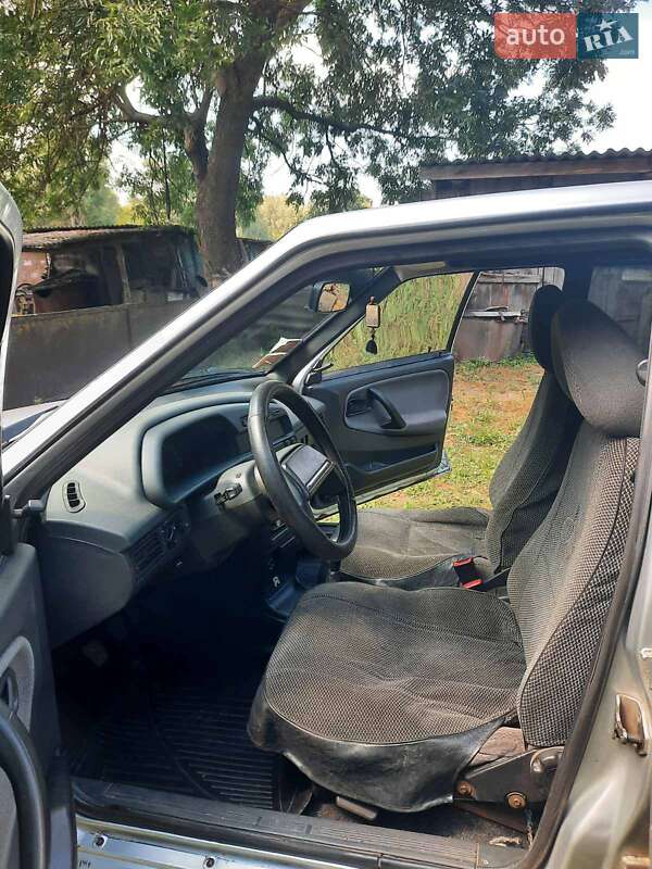 Хэтчбек ВАЗ / Lada 2114 Samara 2010 в Конотопе