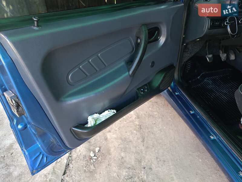 Хетчбек ВАЗ / Lada 2114 Samara 2004 в Кучургані