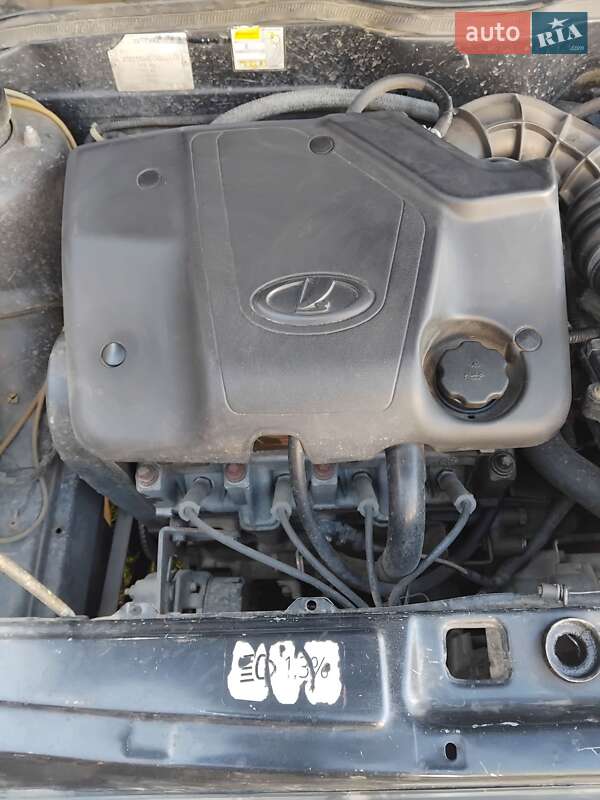 Хэтчбек ВАЗ / Lada 2114 Samara 2008 в Черновцах фото 3 Хэтчбек ВАЗ / Lada 2114 Samara 2008 в Черновцах