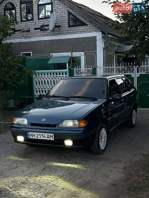 Хэтчбек ВАЗ 2114 Samara 2004 в  фото Хэтчбек ВАЗ 2114 Samara 2004 в