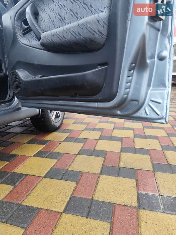 Хэтчбек ВАЗ / Lada 2114 Samara 2006 в Гайсине фото 13 Хэтчбек ВАЗ / Lada 2114 Samara 2006 в Гайсине