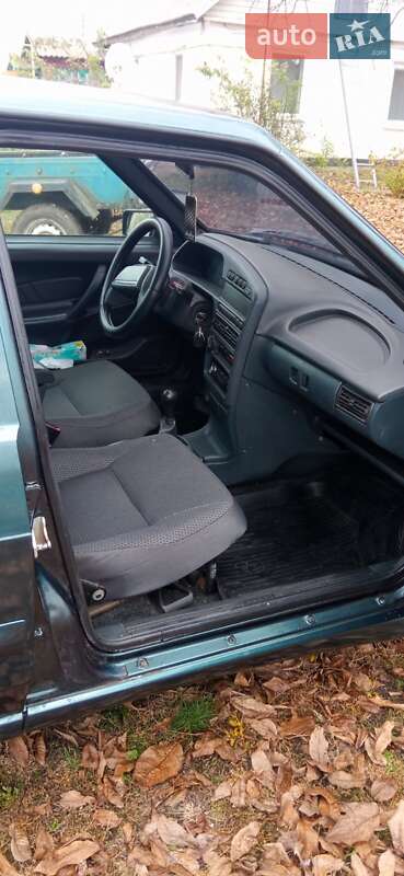 Хэтчбек ВАЗ / Lada 2114 Samara 2013 в Кременчуге фото 3 Хэтчбек ВАЗ / Lada 2114 Samara 2013 в Кременчуге