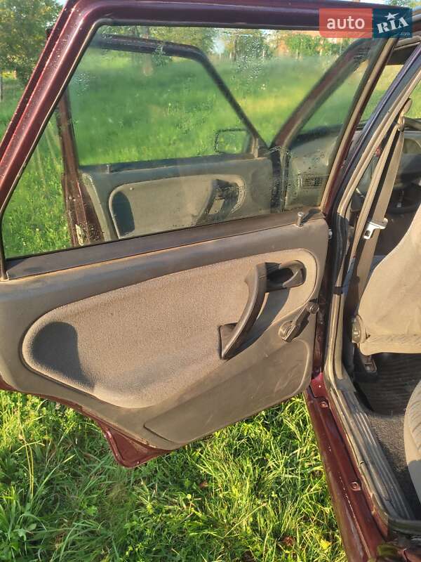 Седан ВАЗ / Lada 2115 Samara 2011 в Ужгороде