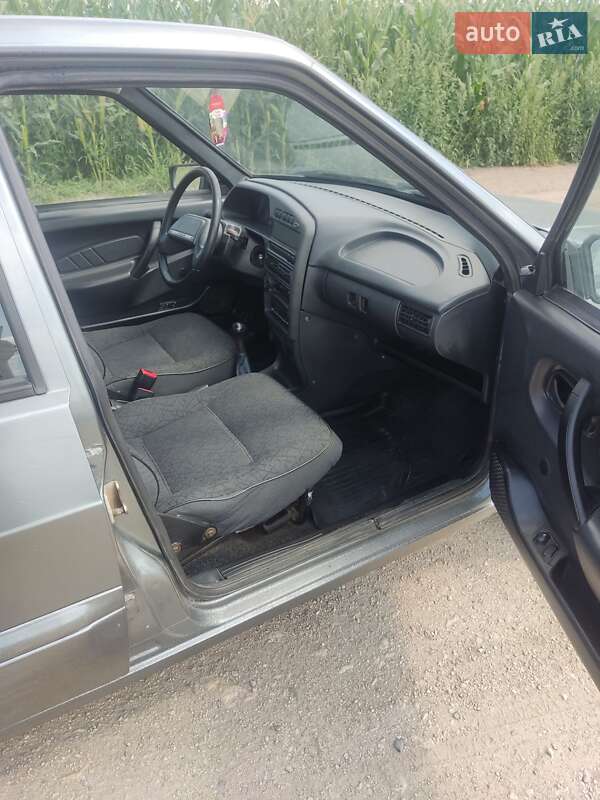 Седан ВАЗ / Lada 2115 Samara 2005 в Зборове