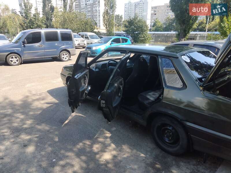 Седан ВАЗ / Lada 2115 Samara 2005 в Киеве